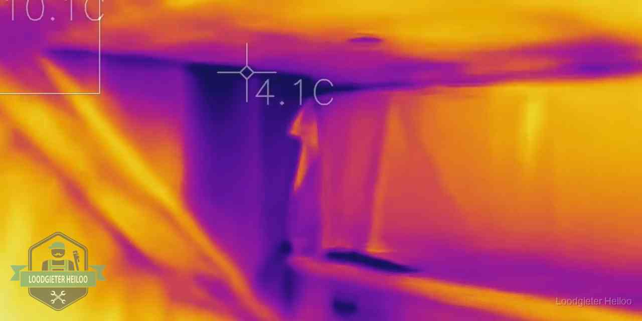 Warmtebeeldopname van een vloerconstructie tijdens lekdetectie in Heiloo