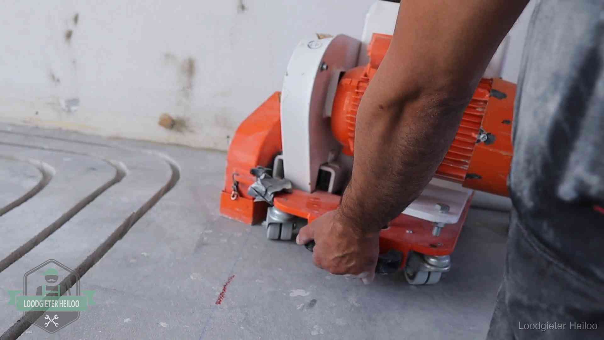 Sleuvenpatroon voor vloerverwarming in de dekvloer van een woning in Heiloo